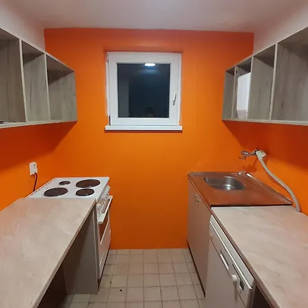 Apartment Location With Balcony And The View *